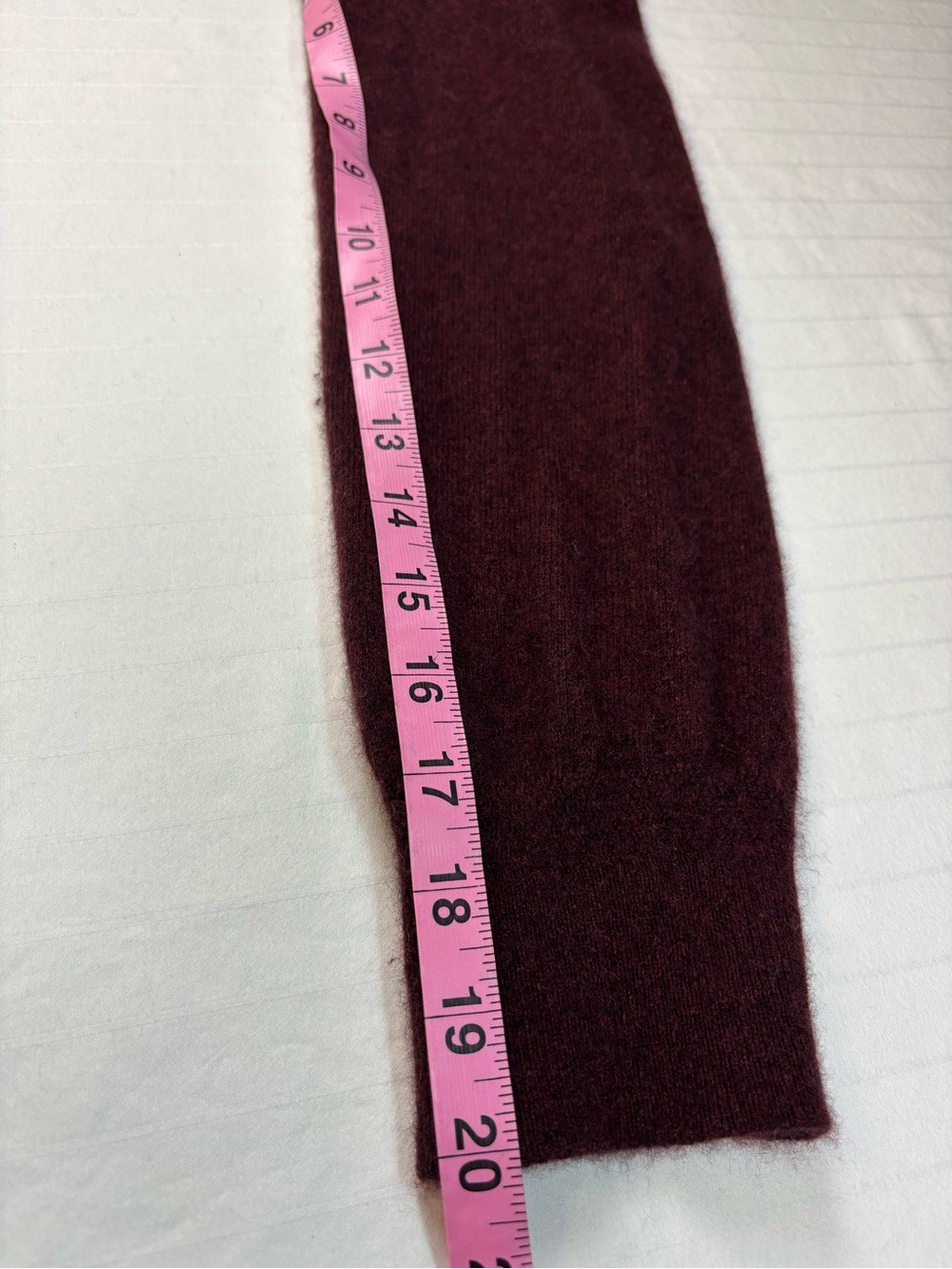 Vince Men's large V-Neck 100% cashmere Sweater in Burgundy - Picture 12 of 12